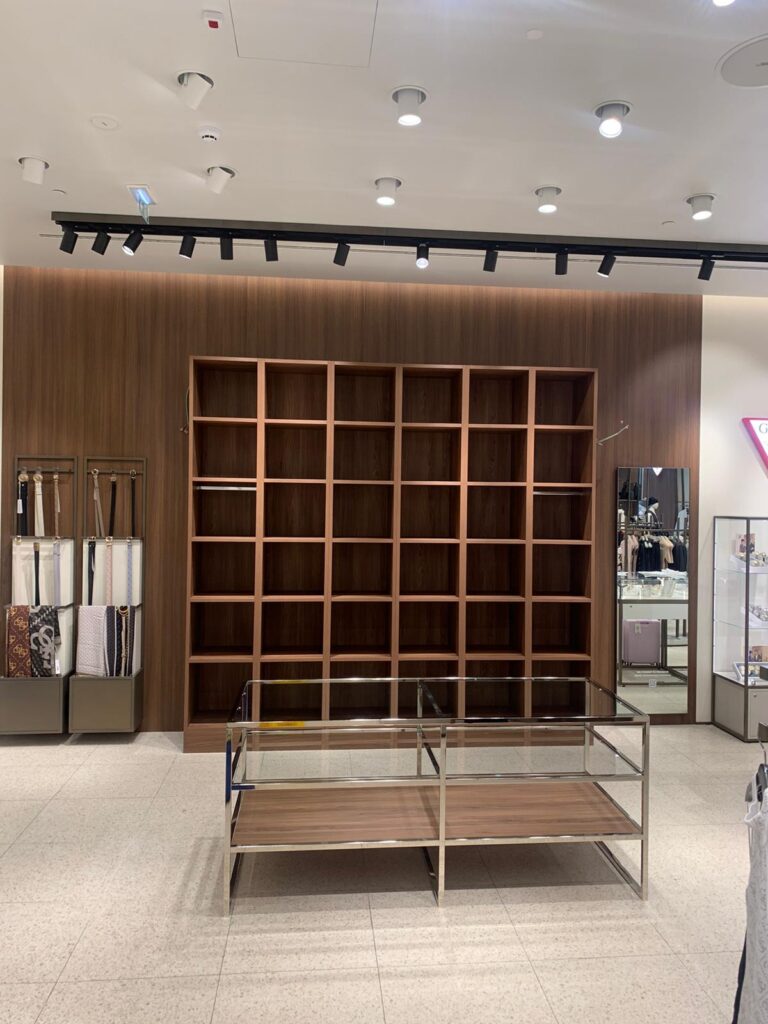montaggio mobili e strutture retail