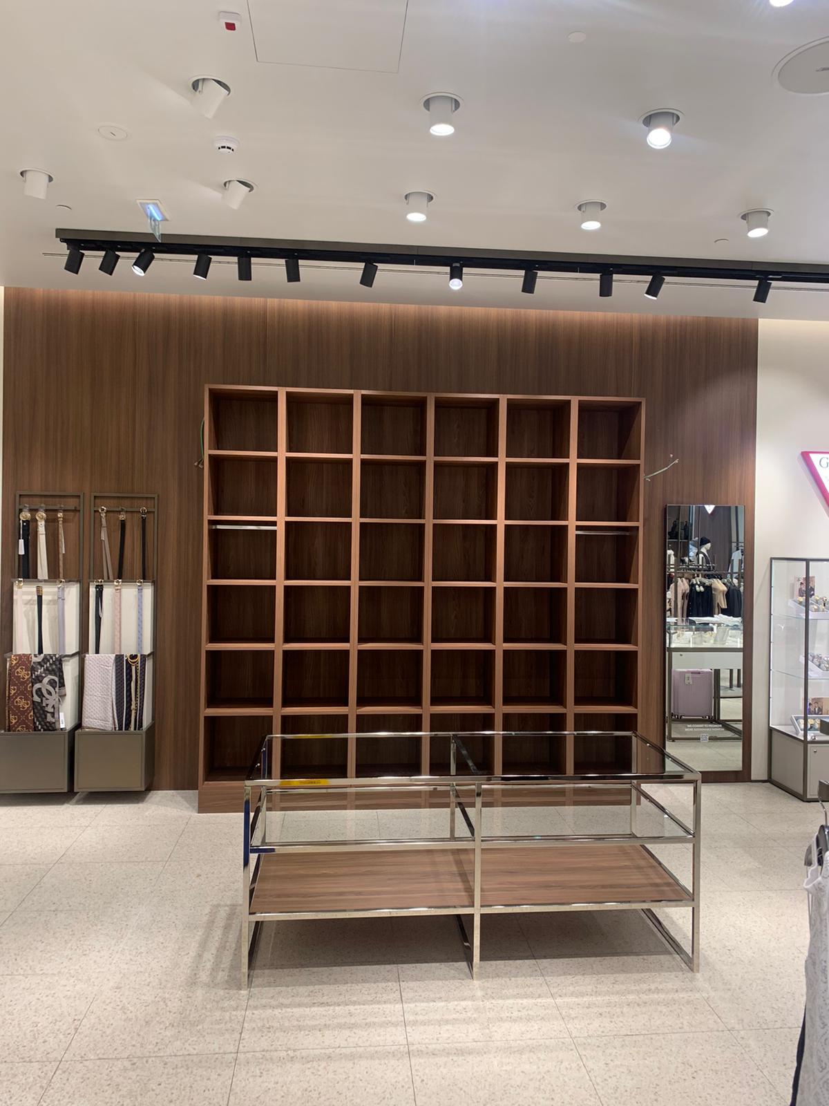 montaggio mobili e strutture retail